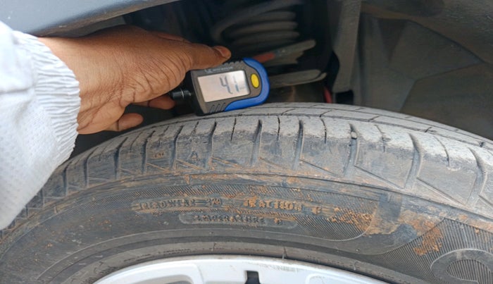 2024 Renault TRIBER RXL MT, Petrol, Manual, 22,341 km, tyre