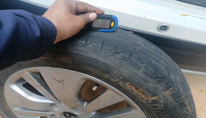 2016 Maruti S Cross ZETA 1.3, Diesel, Manual, 1,25,877 km, tyre