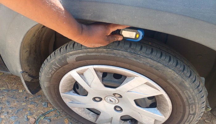 2022 Renault Kwid RXT 1.0 AMT, Petrol, Automatic, 33,131 km, tyre