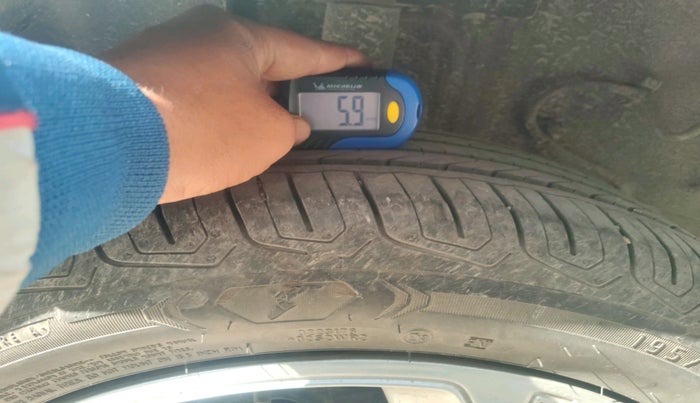 2022 Tata ALTROZ XM PLUS PETROL, Petrol, Manual, 55,270 km, tyre