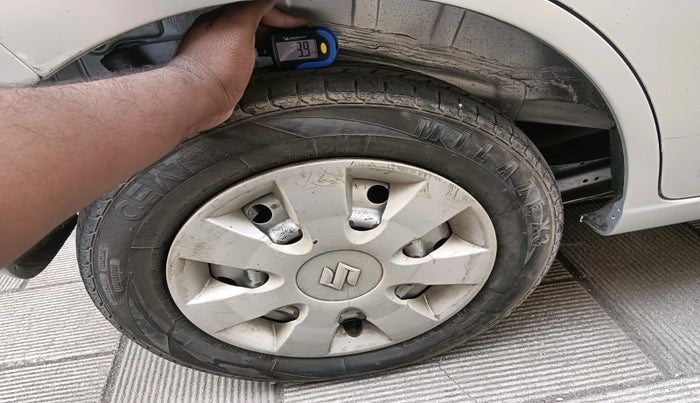 2015 Maruti Wagon R 1.0 LXI CNG, Petrol, Manual, 95,420 km, tyre