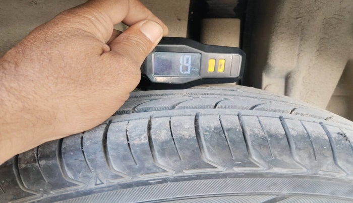 2014 Maruti Swift VDI, Diesel, Manual, 1,30,564 km, tyre