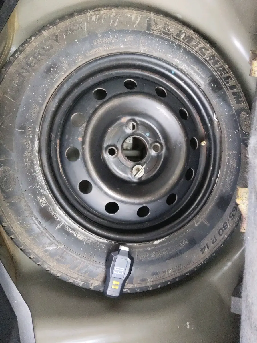 2014 Maruti Swift VDI, Diesel, Manual, 1,30,564 km, tyre