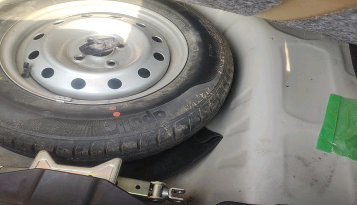 2019 Maruti Dzire LXI, Petrol, Manual, 35,927 km, tyre