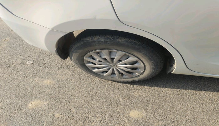 2019 Maruti Dzire LXI, Petrol, Manual, 35,927 km, tyre