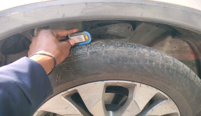 2014 Honda CRV 2.4 AWD AT, Petrol, Automatic, 1,12,409 km, tyre