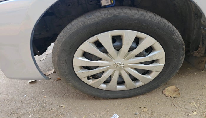 2011 Toyota Etios Liva G, Petrol, Manual, 37,396 km, tyre