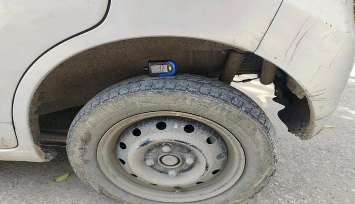 2011 Maruti Wagon R 1.0 LXI CNG, Petrol, Manual, 1,38,230 km, tyre