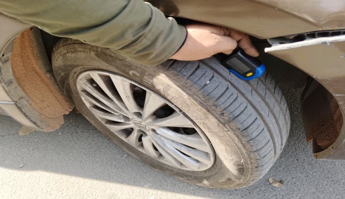 2015 Maruti Ciaz ZXI, Petrol, Manual, 1,19,655 km, tyre