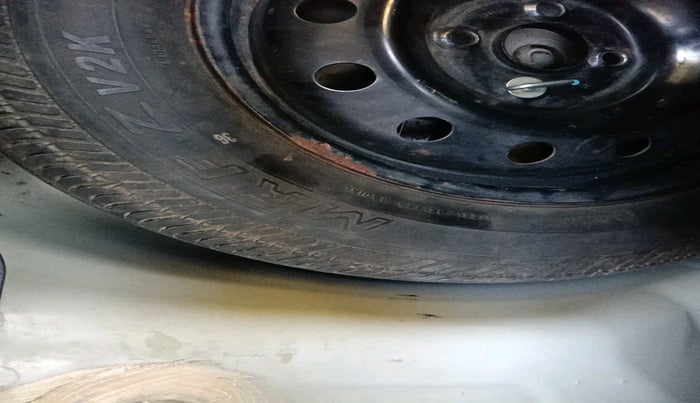 2016 Maruti Swift VXI, Petrol, Manual, 66,981 km, tyre