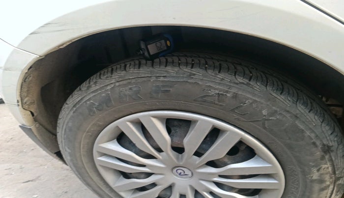 2016 Maruti Swift VXI, Petrol, Manual, 66,981 km, tyre