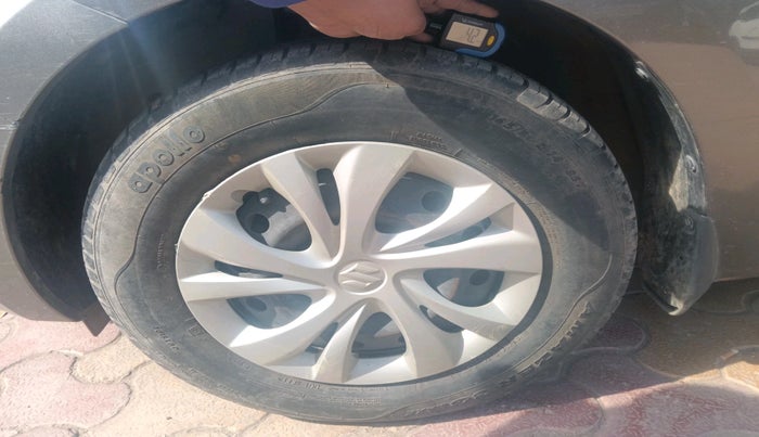 2018 Maruti Swift VXI, Petrol, Manual, 30,060 km, tyre