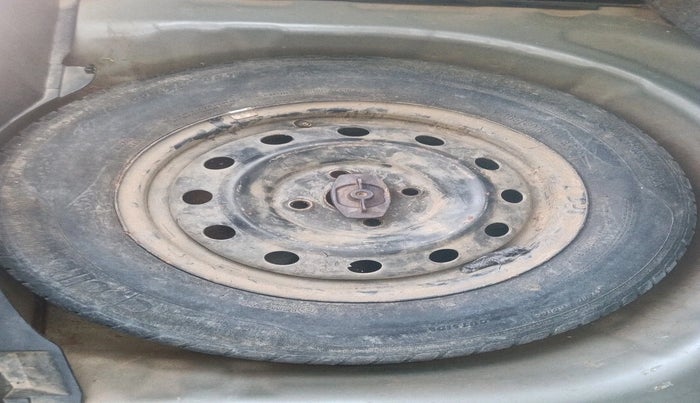 2018 Maruti Swift VXI, Petrol, Manual, 30,060 km, tyre