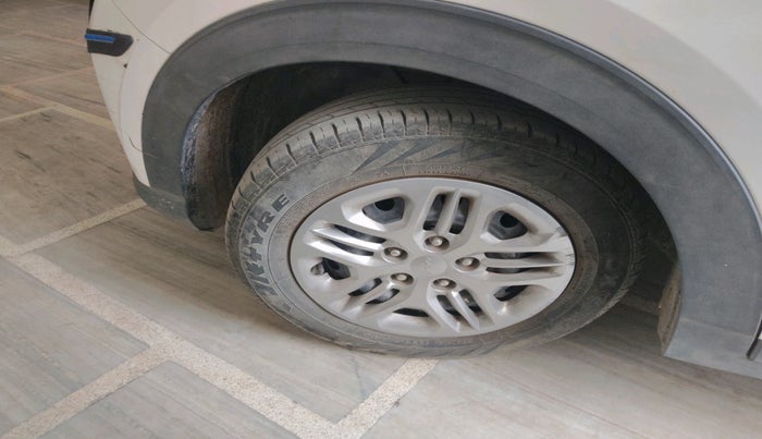 2023 KIA CARENS PRESTIGE 1.5 PETROL 7 STR, Petrol, Manual, 16,996 km, tyre