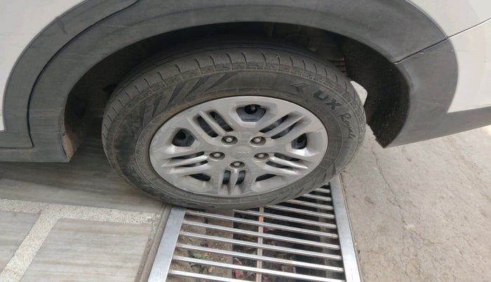 2023 KIA CARENS PRESTIGE 1.5 PETROL 7 STR, Petrol, Manual, 16,996 km, tyre