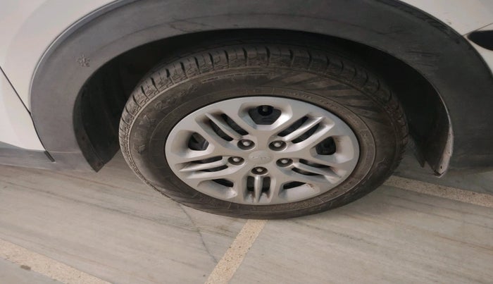 2023 KIA CARENS PRESTIGE 1.5 PETROL 7 STR, Petrol, Manual, 16,996 km, tyre