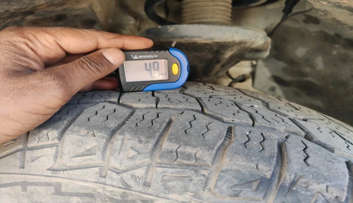 2016 Mahindra XUV500 W6, Diesel, Manual, 1,51,022 km, tyre