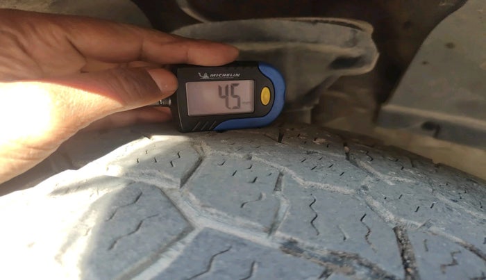 2016 Mahindra XUV500 W6, Diesel, Manual, 1,51,022 km, tyre