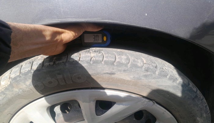 2017 Hyundai Grand i10 SPORTZ (O) 1.2 U2 CRDI, Diesel, Manual, 1,62,112 km, tyre