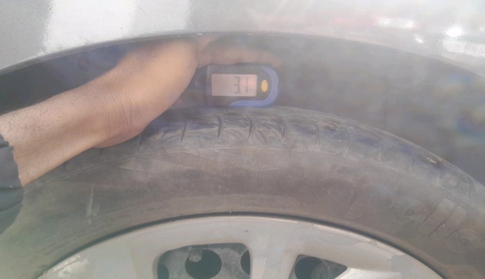 2017 Hyundai Grand i10 SPORTZ (O) 1.2 U2 CRDI, Diesel, Manual, 1,62,112 km, tyre