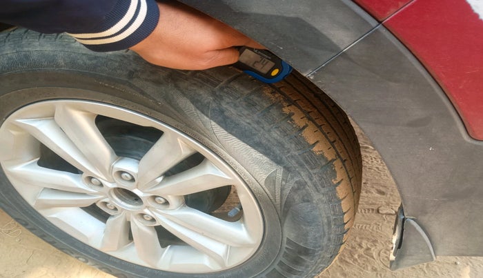 2015 Hyundai Creta SX 1.6 DIESEL, Diesel, Manual, 1,59,582 km, tyre