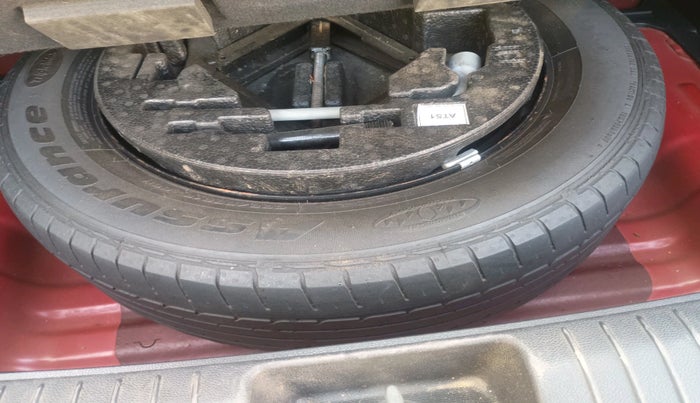 2015 Hyundai Creta SX 1.6 DIESEL, Diesel, Manual, 1,59,582 km, tyre