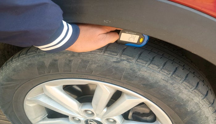 2015 Hyundai Creta SX 1.6 DIESEL, Diesel, Manual, 1,59,582 km, tyre