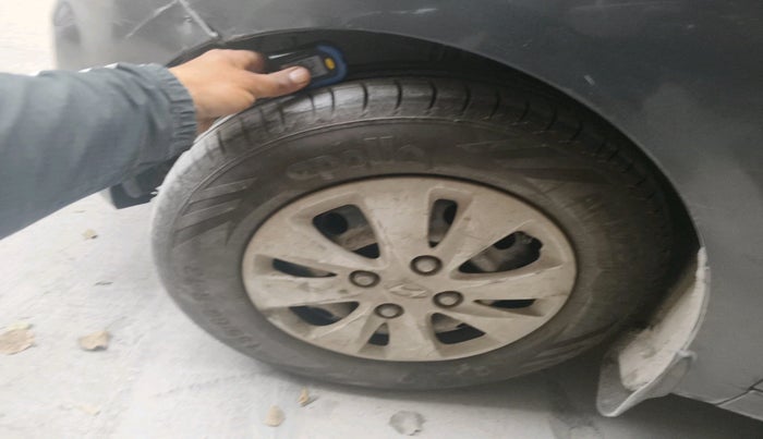 2011 Hyundai i10 MAGNA 1.2, Petrol, Manual, 1,70,424 km, tyre