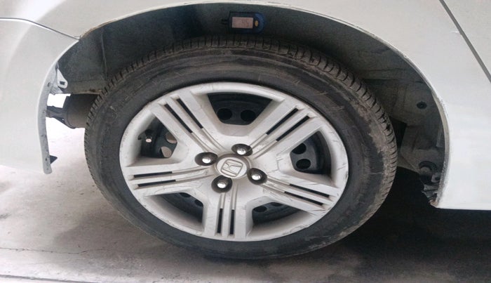 2012 Honda City 1.5L I-VTEC E MT, CNG, Manual, 1,05,852 km, tyre