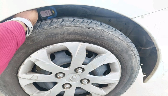 2016 Hyundai Eon MAGNA +, Petrol, Manual, 67,444 km, tyre