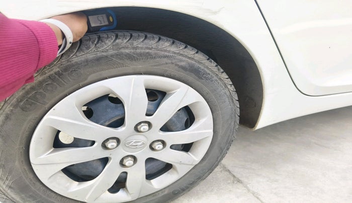 2016 Hyundai Eon MAGNA +, Petrol, Manual, 67,444 km, tyre