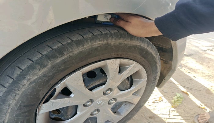 2013 Hyundai Grand i10 SPORTZ 1.2 KAPPA VTVT, Petrol, Manual, 1,42,993 km, tyre