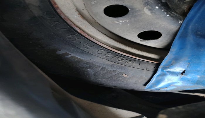 2012 Maruti Wagon R 1.0 LXI CNG, Petrol, Manual, 1,01,068 km, tyre