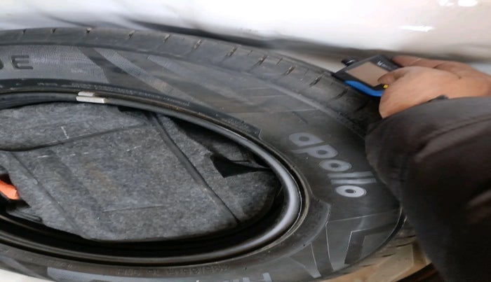 2020 Hyundai VENUE SX 1.5 CRDI, Diesel, Manual, 1,16,136 km, tyre