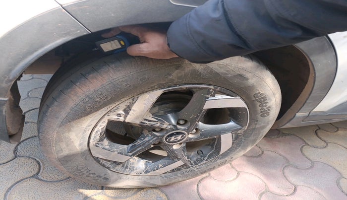 2020 Hyundai VENUE SX 1.5 CRDI, Diesel, Manual, 1,16,136 km, tyre