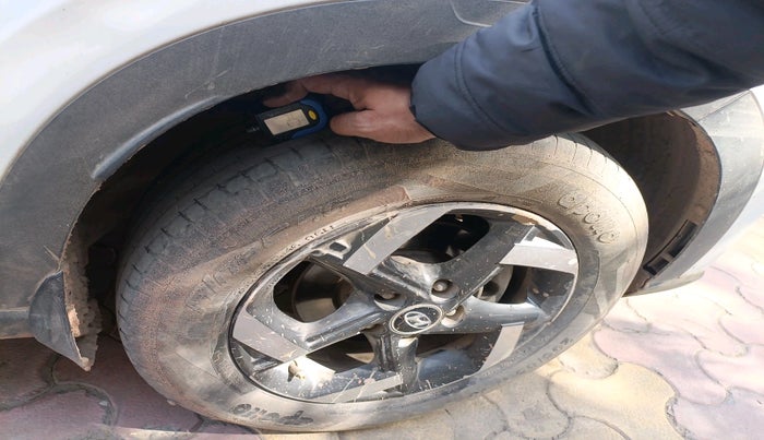 2020 Hyundai VENUE SX 1.5 CRDI, Diesel, Manual, 1,16,136 km, tyre