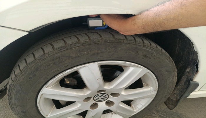 2012 Volkswagen Vento HIGHLINE DIESEL 1.6, Diesel, Manual, 63,990 km, tyre