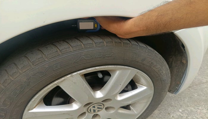 2012 Volkswagen Vento HIGHLINE DIESEL 1.6, Diesel, Manual, 63,990 km, tyre