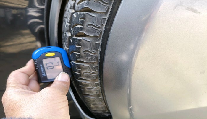 2018 Mahindra TUV300 T10, Diesel, Manual, 1,37,636 km, tyre