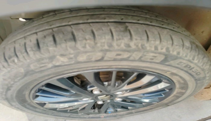 2021 Maruti XL6 ALPHA AT, Petrol, Automatic, 54,480 km, tyre