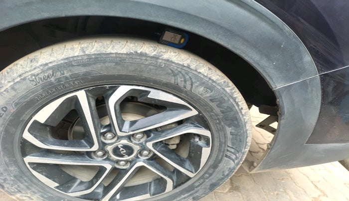 2022 KIA CARENS PRESTIGE PLUS 1.5 DIESEL 7 STR, Diesel, Manual, 82,309 km, tyre