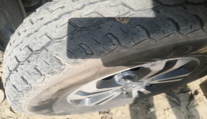 2018 Tata Hexa XE 4X2 7 STR, Diesel, Manual, 87,087 km, tyre