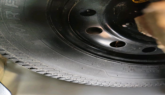 2016 Maruti Swift ZXI, Petrol, Manual, 52,168 km, tyre