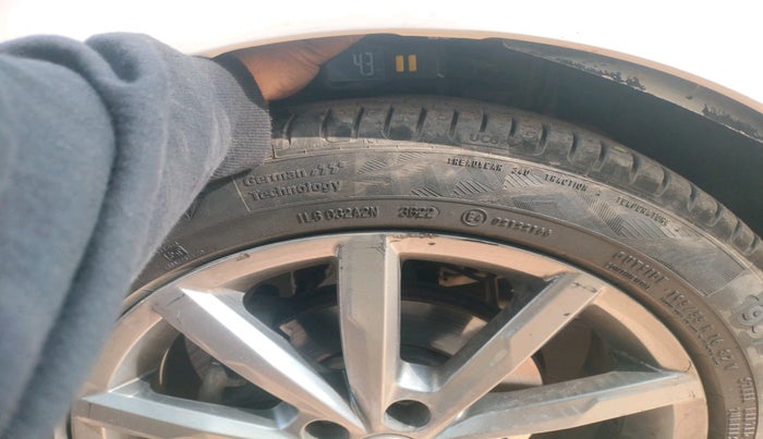 2021 Volkswagen Vento HIGHLINE 1.0L TSI, Petrol, Manual, 61,037 km, tyre