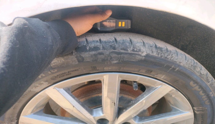 2021 Volkswagen Vento HIGHLINE 1.0L TSI, Petrol, Manual, 61,037 km, tyre