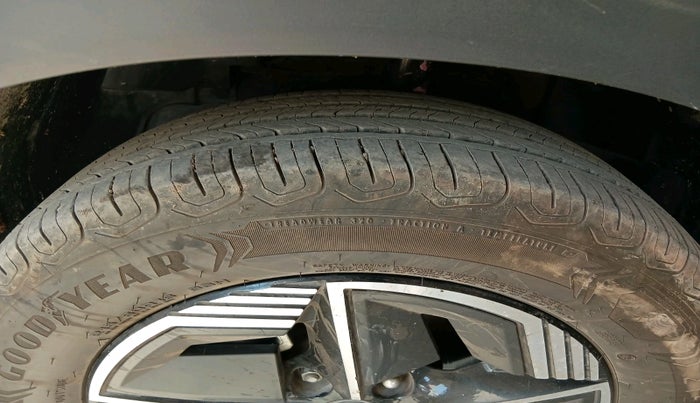 2024 Tata NEXON CREATIVE + SUNROOF 1.2 PETROL, Petrol, Manual, 9,229 km, tyre