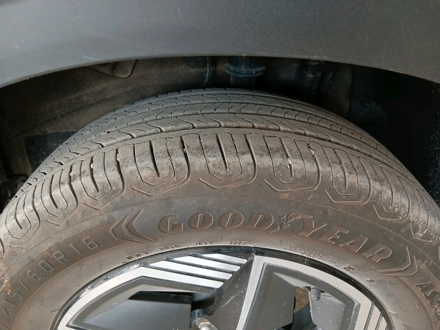 2024 Tata NEXON CREATIVE + SUNROOF 1.2 PETROL, Petrol, Manual, 9,229 km, tyre