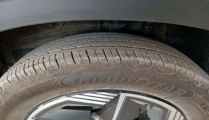 2024 Tata NEXON CREATIVE + SUNROOF 1.2 PETROL, Petrol, Manual, 9,229 km, tyre