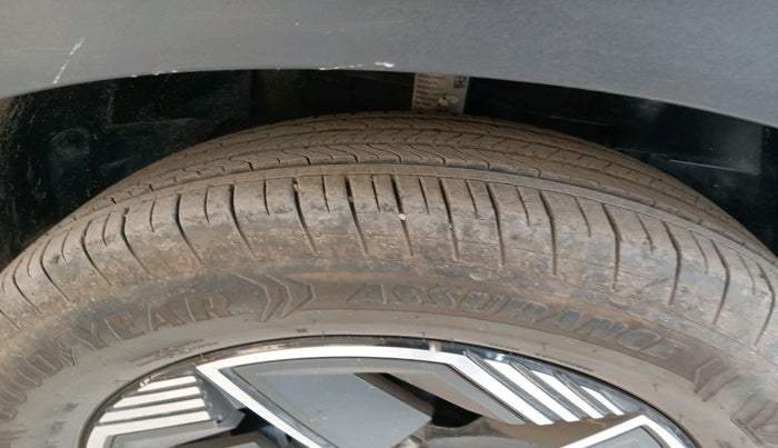 2024 Tata NEXON CREATIVE + SUNROOF 1.2 PETROL, Petrol, Manual, 9,229 km, tyre