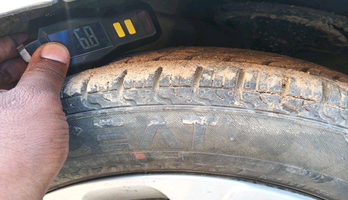 2014 Hyundai Eon MAGNA +, Petrol, Manual, 97,469 km, tyre